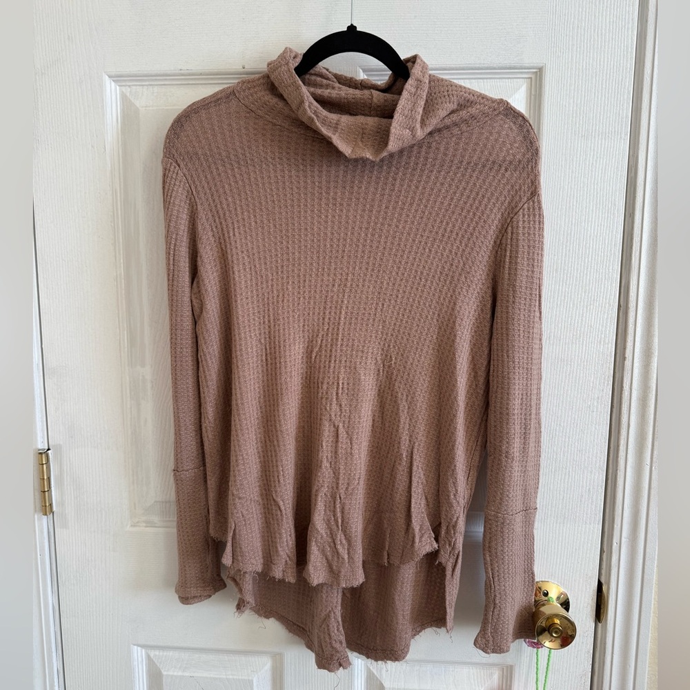 Me to We Pac Sun Waffle Knit Cowl Neck Top in Soft Mauve